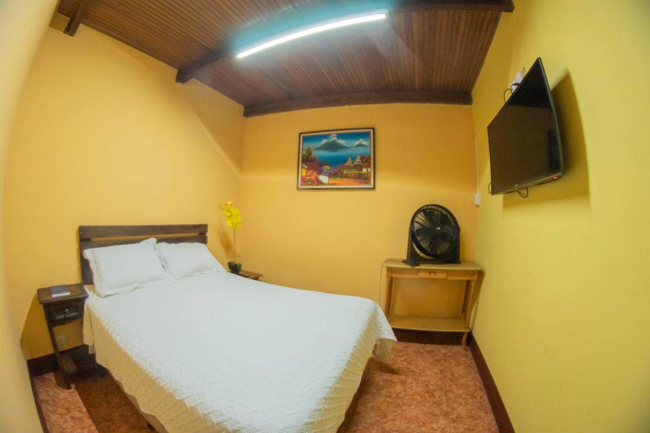 Euro Hostal Ville de Guatemala Extérieur photo