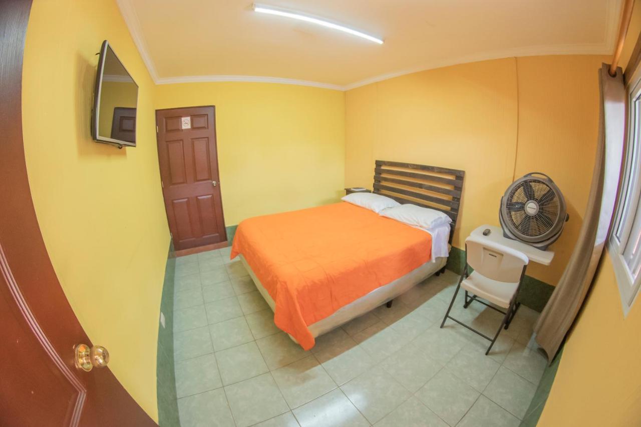 Euro Hostal Ville de Guatemala Extérieur photo